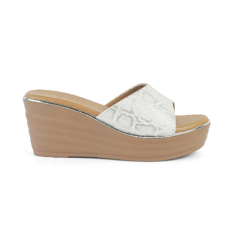 Stylish sandals for casual Fridays-Tresmode Avda White Women's Dress Wedge Sandals