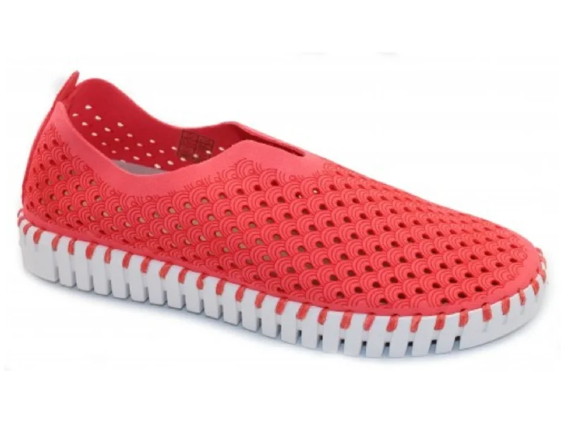 Athletic shoes with durable overlays -Ilse Jacobsen: Tulip in Raspberry