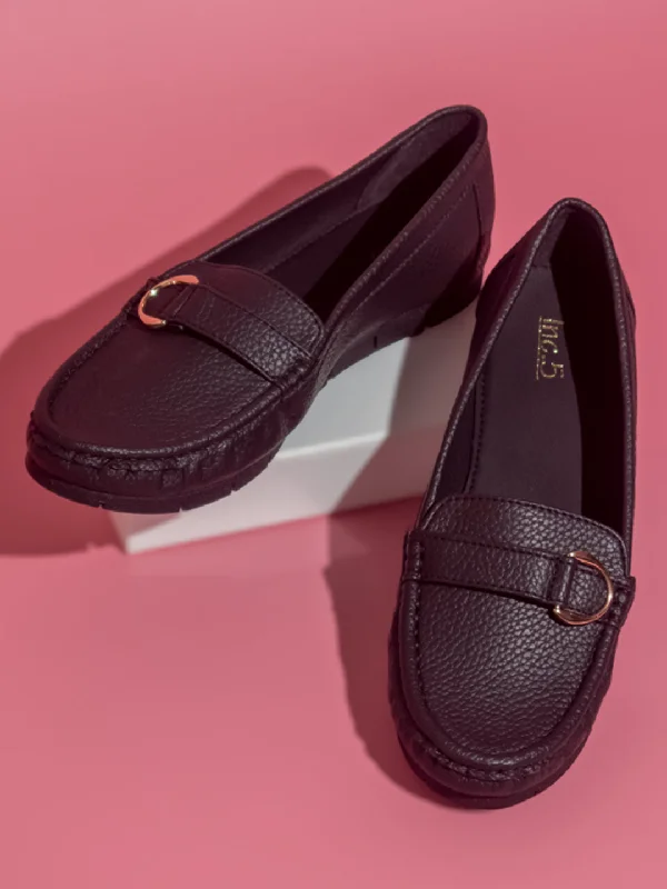 Loafers with rain-ready soles -Women Black Solid Flats Loafers