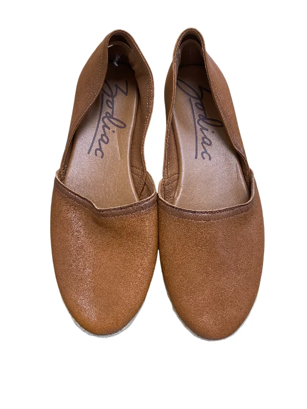 flats for comfortable wear-Shoes Flats By Clothes Mentor In Brown, Size: 9