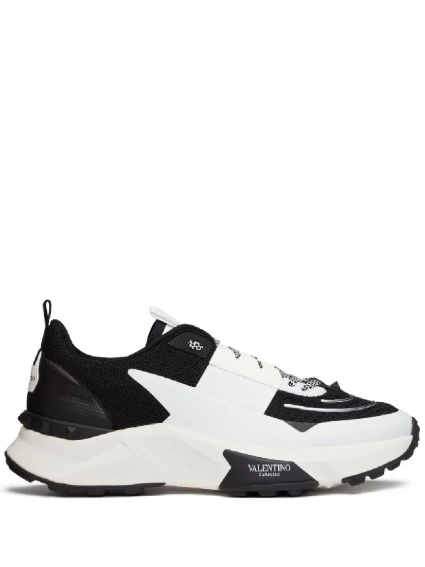 Athletic shoes for fast-paced sports -VALENTINO GARAVANI True Act Sneaker for Men