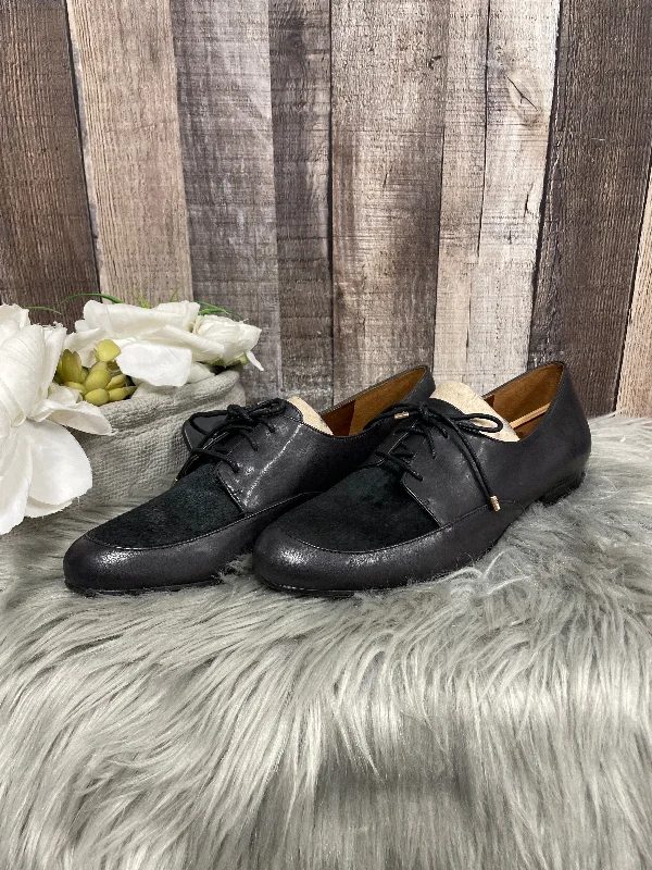 versatile flats with fashionable details-Shoes Flats By Naturalizer In Black, Size: 9