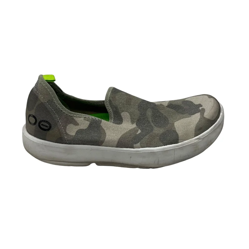 flats with platform heel-SHOES FLATS By OOFOS In CAMOUFLAGE PRINT, Size:9