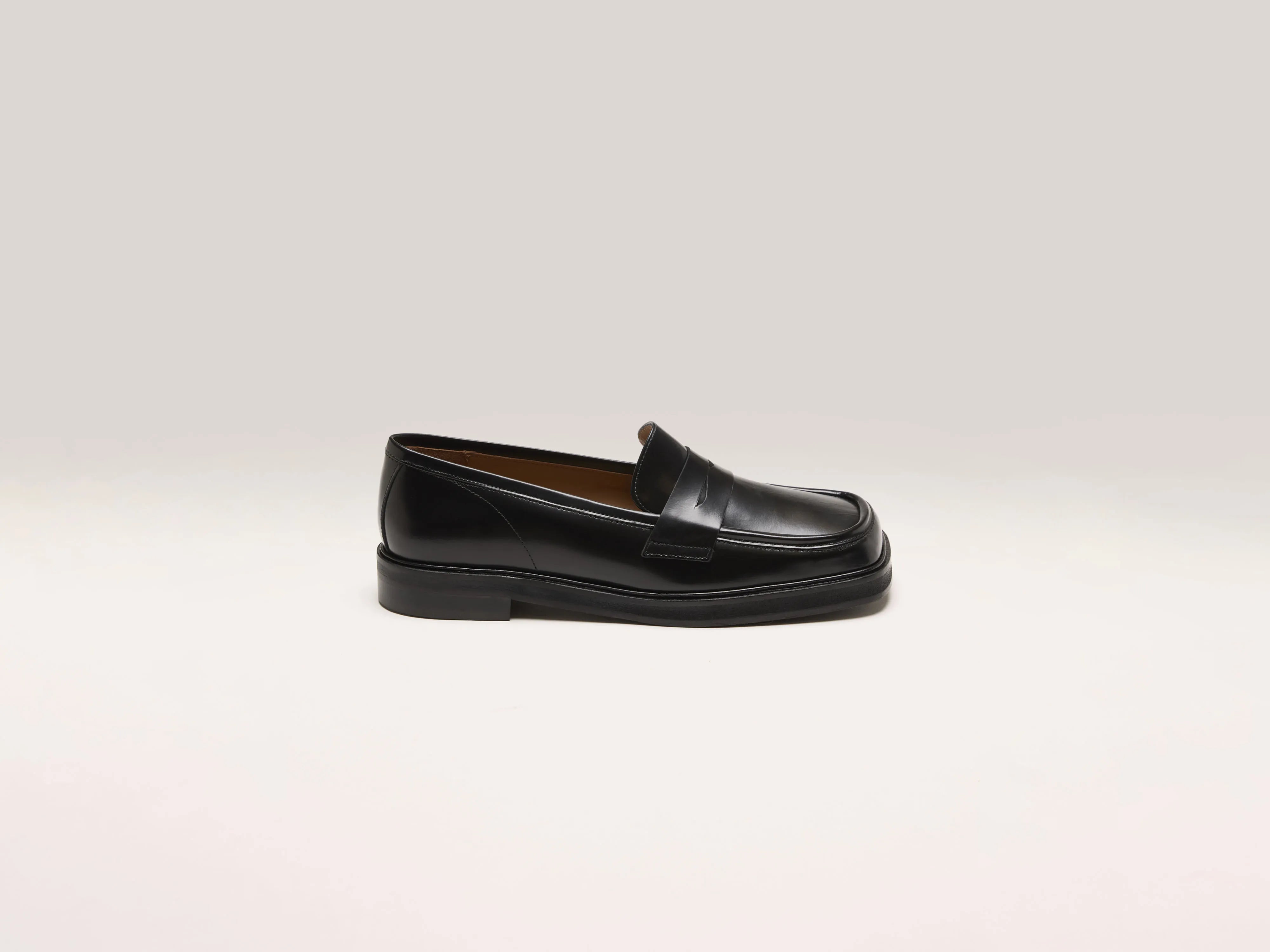 Lightweight loafers for summer travel -Ilse Loafers  (242 / W / BLACK)