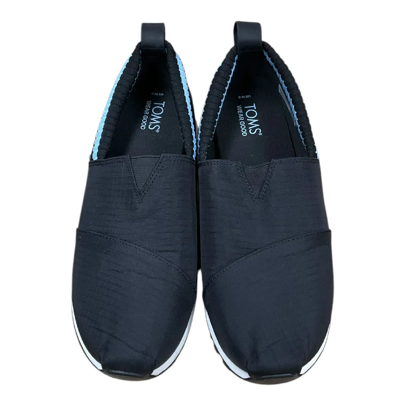 chic flats for versatile wear-Shoes Flats By Toms In Black, Size: 9