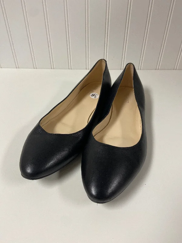 elegant flats with modern twist-Shoes Flats By Nine West In Black & Tan, Size: 9.5