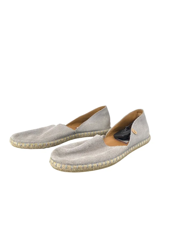 comfortable flats for standing long hours-Shoes Flats By Clothes Mentor In Grey, Size: 8.5